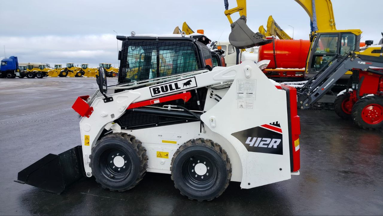 Изображение к статье «НОВЫЕ МИНИ-ПОГРУЗЧИКИ BULL 410R И 412R» Изображение к статье «НОВЫЕ МИНИ-ПОГРУЗЧИКИ BULL 410R И 412R»