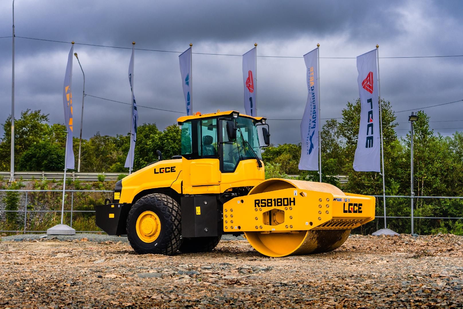 Изображение к статье «СПЕЦПРЕДЛОЖЕНИЕ НА ГРУНТОВЫЙ КАТОК LGCE RS8180H»