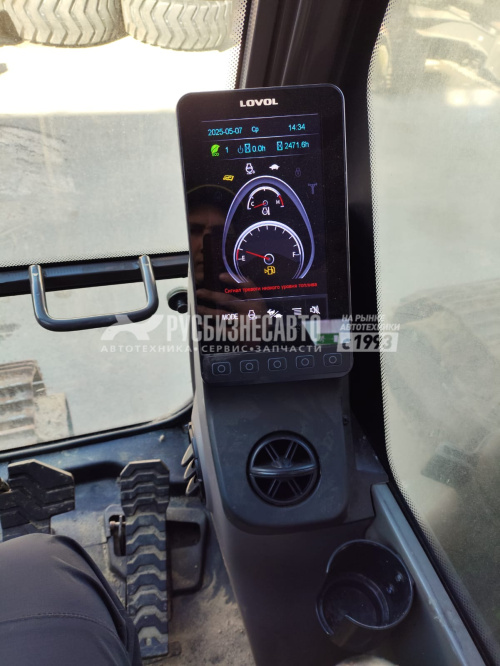 Купить Экскаватор гусеничный LOVOL FR330D б/у (2022 г.в., 2 424 м.ч.)(0561) в компании Русбизнесавто - изображение 3