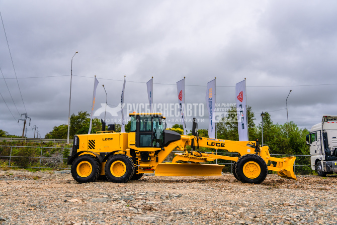 Купить Автогрейдер LGCE G9220F AWD (АПН, полный привод, передний отвал, средний отвал) в компании Русбизнесавто - изображение 2