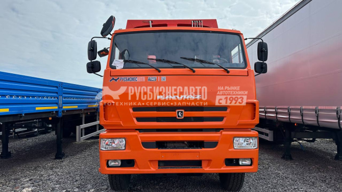 Купить КО-427-72 на шасси КАМАЗ 53605-3950-48 Мусоровоз с задней загрузкой, портал, 18,5 м3 в компании Русбизнесавто - изображение 2