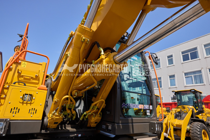 Купить Экскаватор колесный LGCE E7220H (Квик-каплер гидр, Двухпоточная гидролиния (X3)) в компании Русбизнесавто - изображение 7