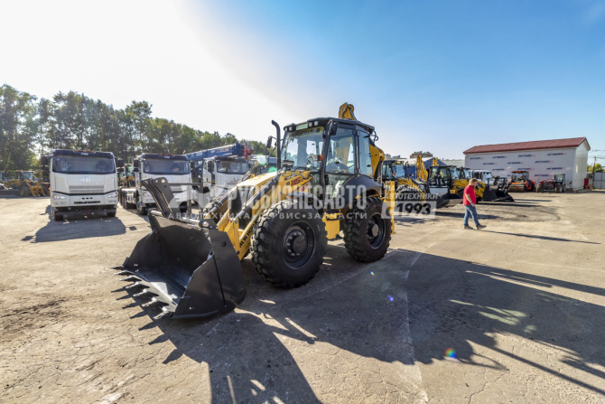 Купить Экскаватор-погрузчик New Holland B115C Performance (рычаги сзади, Италия) в компании Русбизнесавто - изображение 1