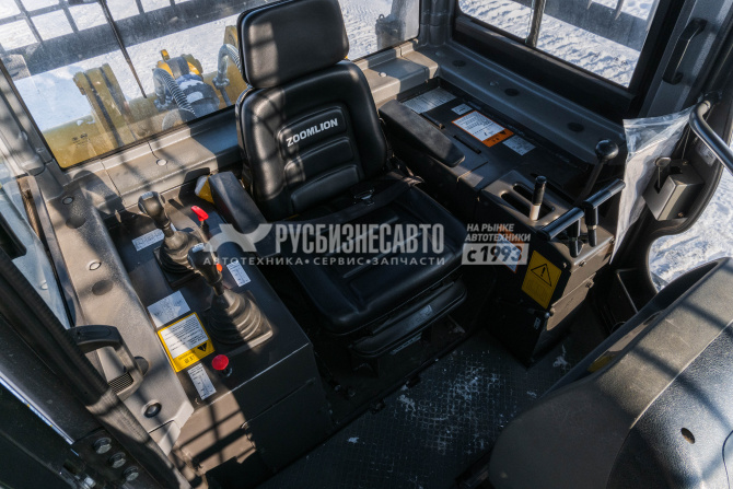 Купить Бульдозер гусеничный ZOOMLION ZD160F-3 (лесник, кондиционер, гусеница 560мм, трёхзубый рыхлитель) в компании Русбизнесавто - изображение 4