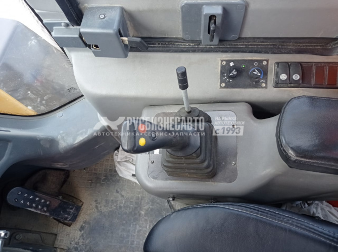 Купить Погрузчик фронтальный LOVOL FL955F-11 б/у (2020 г., 1320 м/ч) в компании Русбизнесавто - изображение 10