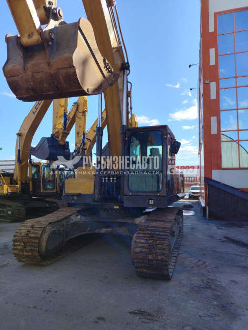 Купить Экскаватор гусеничный LOVOL FR330D б/у (2022 г.в., 2 424 м.ч.)(0561) в компании Русбизнесавто - изображение 0
