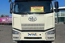 Самосвал FAW J6 (8х4) б/у (2023 г., 74 619 км., П -образный) (0950) Новая резина