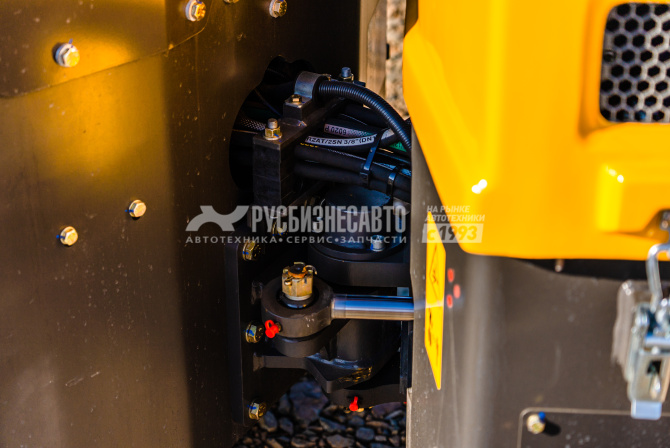 Купить Каток дорожный LGCE RC730 (комбинированный, полный привод) в компании Русбизнесавто - изображение 11