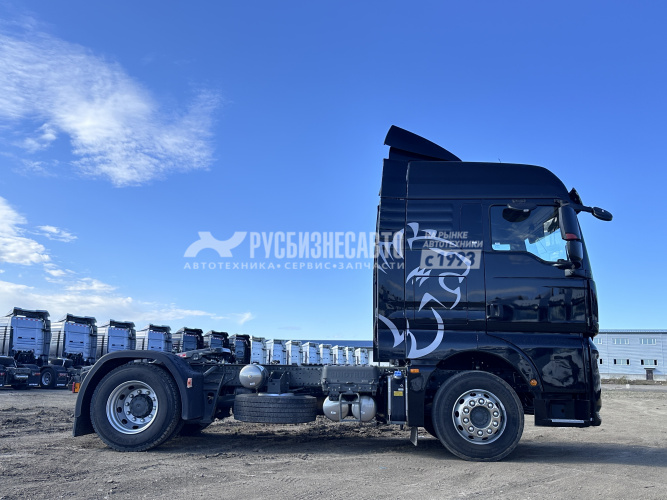 Купить Тягач SITRAK C7H MAX 4x2 ( ZZ4186V391HE ) / без АДР и КОМ / один бак / запас.колесо на раме в компании Русбизнесавто - изображение 2