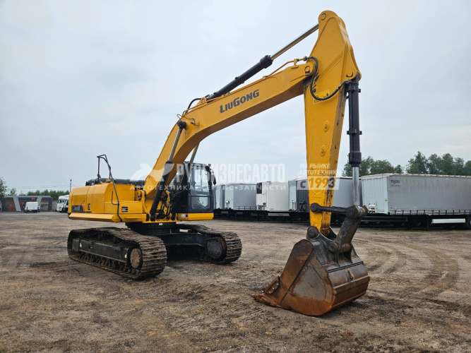 Купить Экскаватор гусеничный Liugong CLG933E б/у (2022г., 5 294 м/ч) (3323) в компании Русбизнесавто - изображение 0