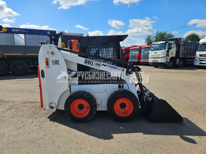 Купить Мини погрузчик Bull SL 700 б/у (2022 г., 246 м.ч.)(2521) в компании Русбизнесавто - изображение 3