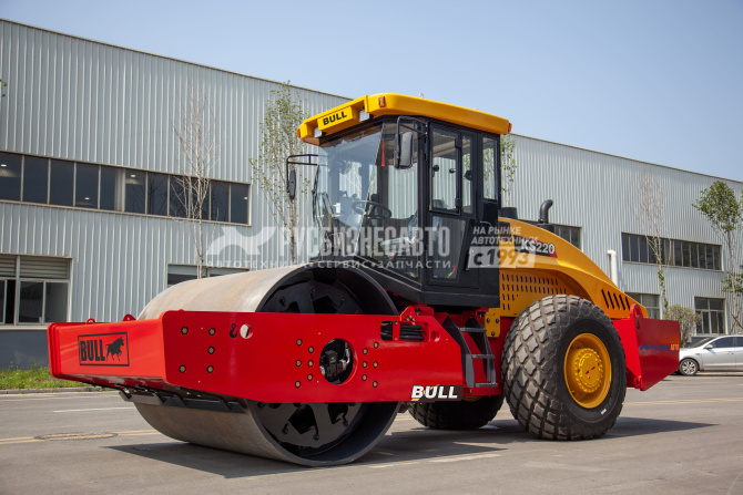 Купить Каток грунтовый полноприводный BULL KS220 в компании Русбизнесавто - изображение 0
