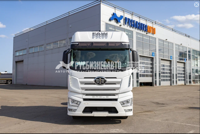 Купить FAW J7 тягач 4х2 комплектация 2024 в компании Русбизнесавто - изображение 2