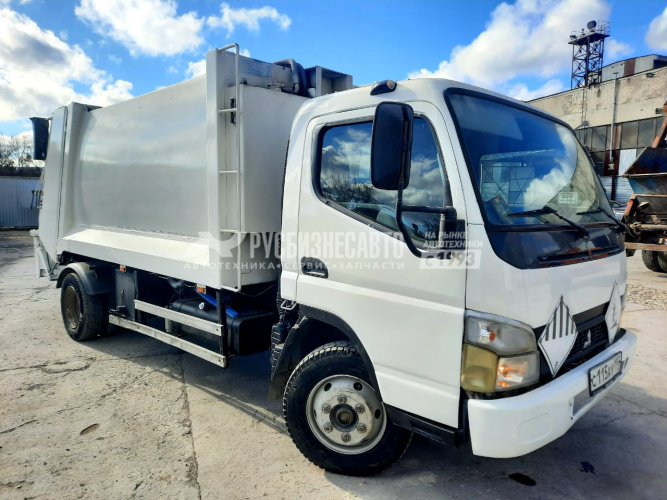 Купить Мусоровоз на шасси FUSO 784604 с задней загрузкой б/у (2013 г., 173 002 км.) в компании Русбизнесавто - изображение 1