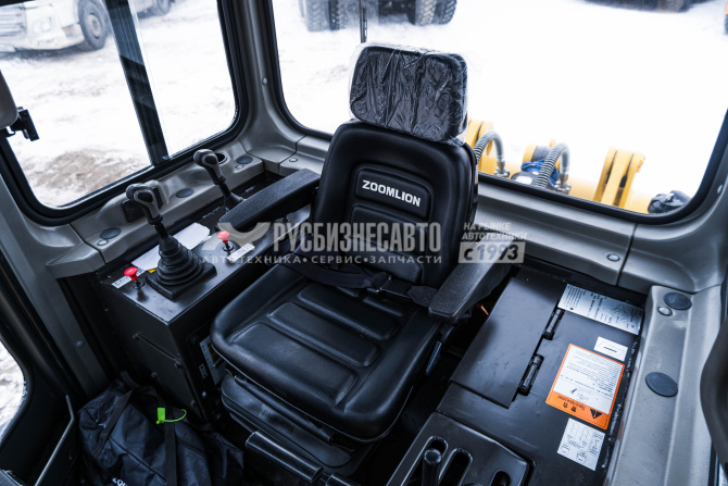 Купить Бульдозер гусеничный ZOOMLION ZD160-3 (кондиционер, гусеница 510мм, без рыхлителя) в компании Русбизнесавто - изображение 1