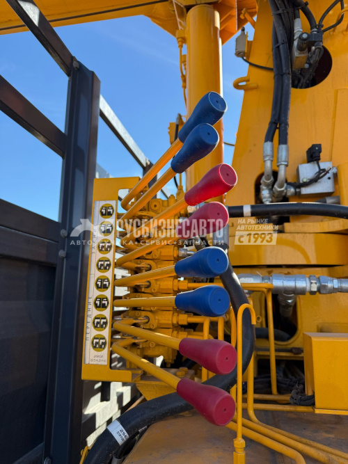 Купить КМУ FAW 3250 (6*4, 390л.с., Евро-5) + SOOSAN SCS746L верх.упр. + борт сталь 8,0м. АМ в компании Русбизнесавто - изображение 14