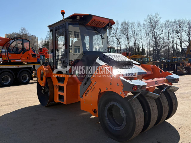Купить Каток дорожный комбинированный вибрационный DM-13-VC (вес 13 т, шир. полосы 2 м) в компании Русбизнесавто - изображение 15