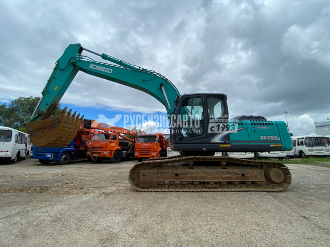 Купить Экскаватор гусеничный KOBELCO  SK260LC-8 б/у (2018 г., 9077 м.ч.) в компании Русбизнесавто - изображение 1