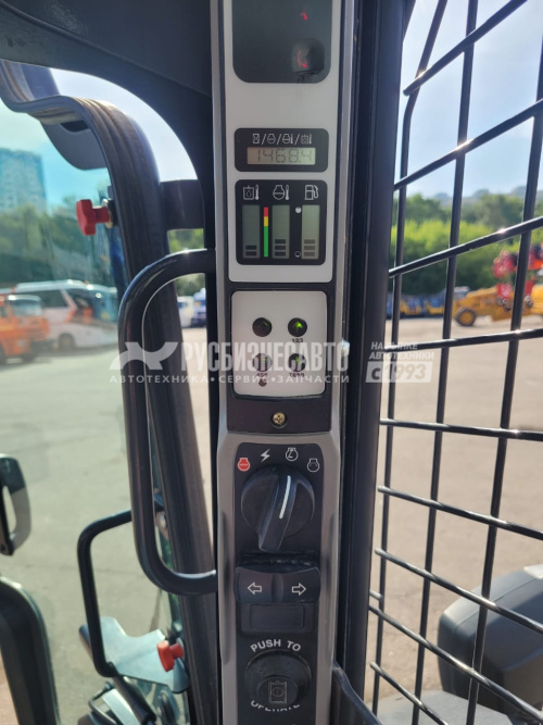 Купить Мини-погрузчик New Holland L323 б/у (2021 г.в. 1 468 м/ч)(Вилы+ковш+щётка) в компании Русбизнесавто - изображение 12