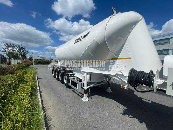Купить ППЦ материаловоз (цемент, мука, комбикорм)  BULL (32 м3, 4 оси SAF, WABCO, компр. 12м3/мин) в компании Русбизнесавто - изображение 1