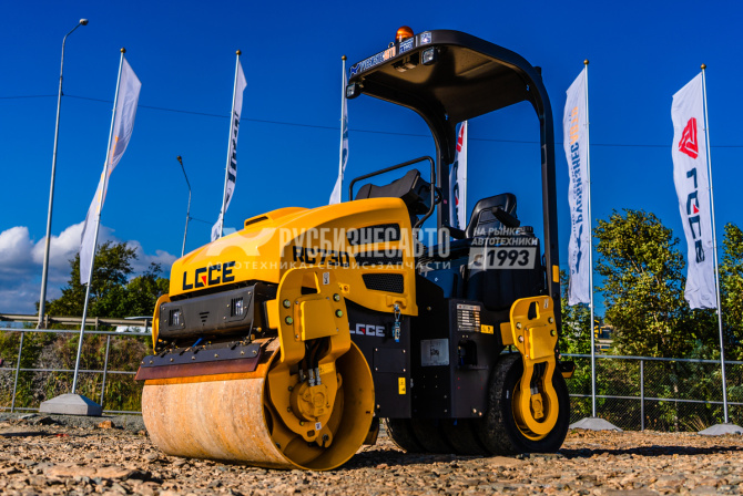 Купить Каток дорожный LGCE RC730 (комбинированный, полный привод) в компании Русбизнесавто - изображение 0