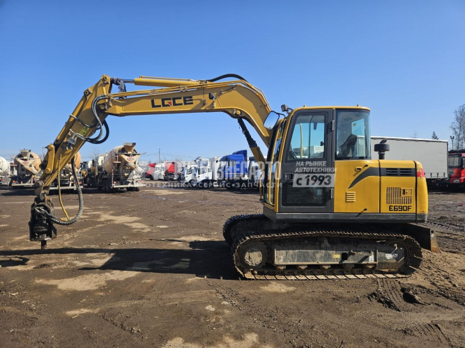 Купить Экскаватор гусеничный LGCE E690F двухпоточная  гидролиния б/у (2024 г.в., 1038 м.ч)(0010) в компании Русбизнесавто - изображение 6