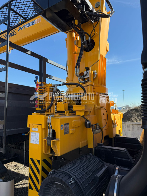 Купить КМУ FAW 3250 (6*4, 390л.с., Евро-5) + SOOSAN SCS746L верх.упр. + борт сталь 8,0м. АМ в компании Русбизнесавто - изображение 12