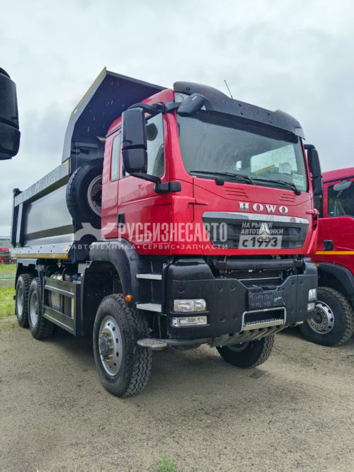 Купить Самосвал HOWO T5G 6x6 ( ZZ3407V395GE1 ) / 5.2*2.3*1.5 / 18 м3 / наклон / 12.00R24 двухскат в компании Русбизнесавто - изображение 0
