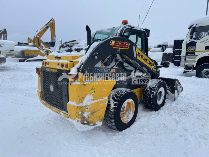 Купить Мини-погрузчик NEW HOLLAND L225 б/у (2019 г.в., 5 886 м.ч) (1363) в компании Русбизнесавто - изображение 3