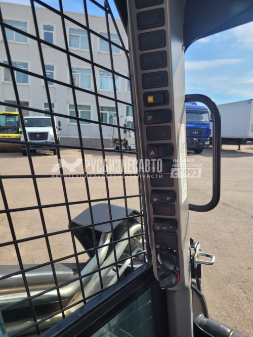 Купить Мини-погрузчик New Holland L323 б/у (2021 г.в. 1 468 м/ч)(Вилы+ковш+щётка) в компании Русбизнесавто - изображение 10