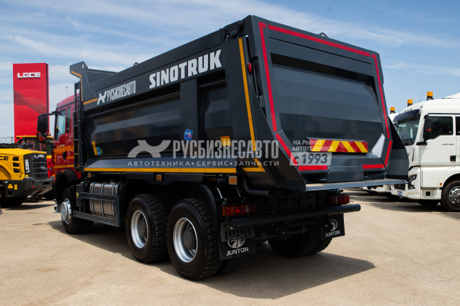 Купить Самосвал HOWO T5G 6x4 ( ZZ3257V384GE1 ) / 5.2*2.3*1.5+0.2 / 18-20 м3 / наклон / п.ч. 4.77 2024г.в. в компании Русбизнесавто - изображение 4