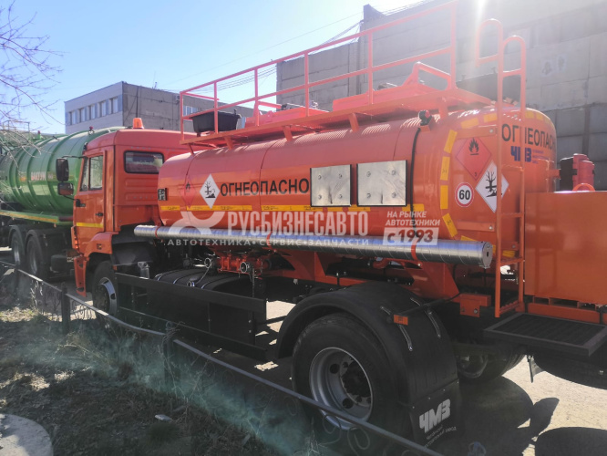 Купить АТЗ-8,5-КАМАЗ-43253 (8,5 м3, 2 отс., насос СВН-80, счетчик, пистолет в компании Русбизнесавто - изображение 0