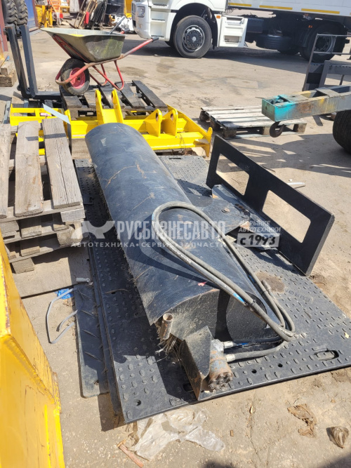 Купить Мини-погрузчик New Holland L323 б/у (2021 г.в. 1 468 м/ч)(Вилы+ковш+щётка) в компании Русбизнесавто - изображение 18