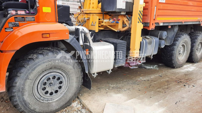 Купить КМУ КАМАЗ 43118-23027-50 + SOOSAN SCS866LS+бур 400мм.+борт ст.6.2м. б/у (2021г., 7 000 км., 250 м/ч) в компании Русбизнесавто - изображение 11