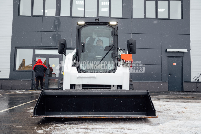 Купить МИНИ-ПОГРУЗЧИК BULL 412R в компании Русбизнесавто - изображение 6