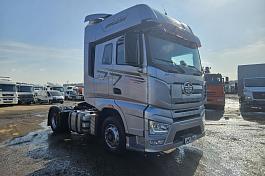 Седельный тягач FAW J7 4x2, б/у (2023 г., 155 152 км.)(0566)