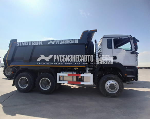 Купить Самосвал HOWO T5G 6x6 ( ZZ3407V395GE1 ) / 5.2*2.3*1.5 / 18 м3 / наклон / 12.00R24 двухскат в компании Русбизнесавто - изображение 1