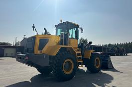 ПОГРУЗЧИК ФРОНТАЛЬНЫЙ ОДНОКОВШОВЫЙ BULL 236F