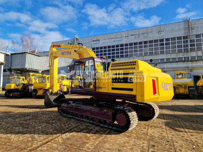 Купить Гусеничный экскаватор ЧЕТРА E330 (масса 32,8 т) в компании Русбизнесавто - изображение 0