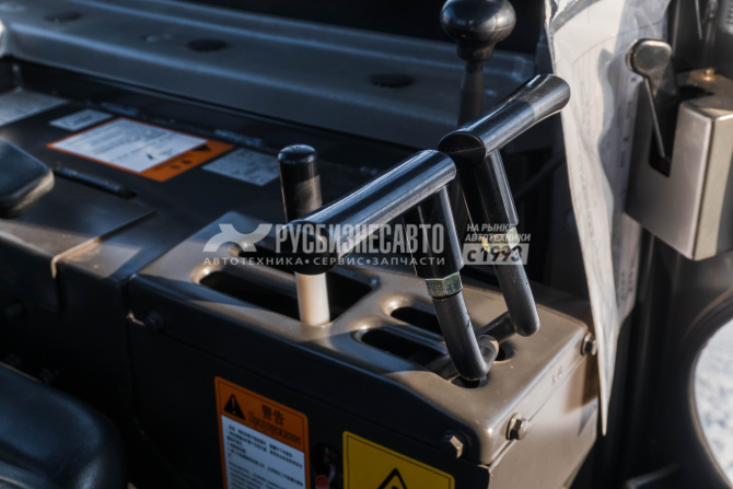 Купить Бульдозер гусеничный ZOOMLION ZD160F-3 (лесник, кондиционер, гусеница 560мм, трёхзубый рыхлитель) в компании Русбизнесавто - изображение 5