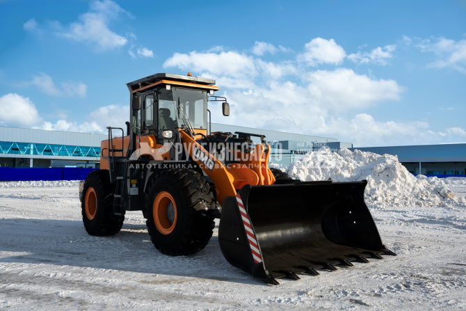 Купить Фронтальный погрузчик UMG WL50 в компании Русбизнесавто - изображение 0