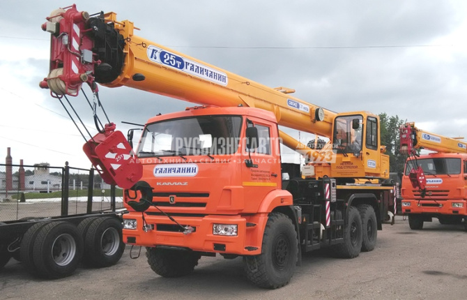 Купить КС 55713-5В-4 автокран 25т. с доп.противовесом 1,5 т.  (КАМАЗ-43118) ОВОИД в компании Русбизнесавто - изображение 1