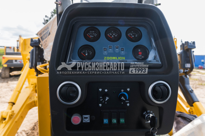 Купить Бульдозер гусеничный ZOOMLION ZD320-3 (ROPS, кондиционер, гусеница 560мм, однозубый рыхлитель) в компании Русбизнесавто - изображение 5