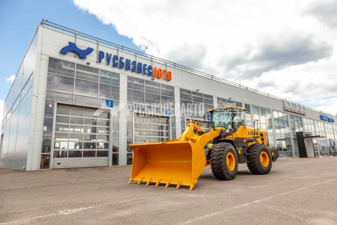 Купить Погрузчик фронтальный LGCE L956F (ковш 4,5 м для легких материалов) в компании Русбизнесавто - изображение 1