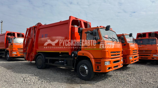 Купить КО-427-72 на шасси КАМАЗ 53605-3950-48 Мусоровоз с задней загрузкой, портал, 18,5 м3 в компании Русбизнесавто - изображение 0