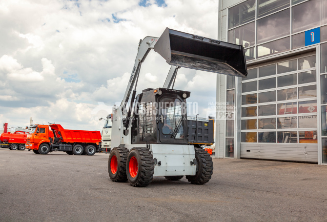 Купить Мини-погрузчик BULL SL1050 в компании Русбизнесавто - изображение 0