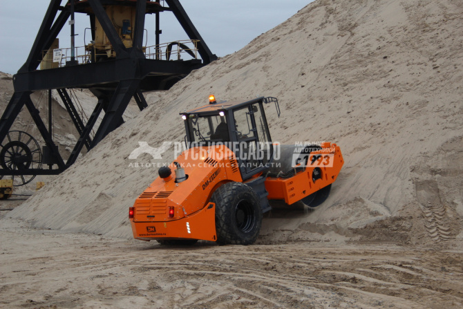 Купить Каток грунтовый полноприводный DM-614 (двигатель ЯМЗ, масса 14т) в компании Русбизнесавто - изображение 18