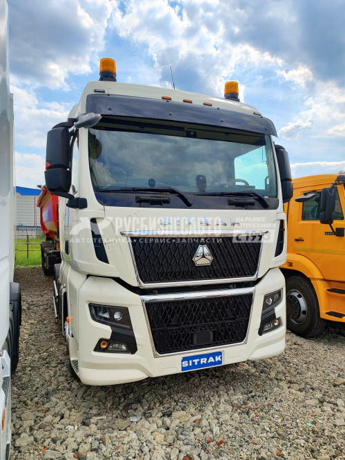 Купить Тягач SITRAK C7H MAX 4x2 ( ZZ4186V391HE ) / с АДР и КОМ / один бак / запас.колесо на раме в компании Русбизнесавто - изображение 1