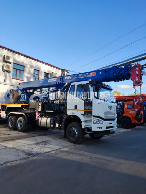 Купить КС 55713-9К-4 автокран 25т. противовес 1,5 т. (шасси FAW-3250) колесная формула 6х6 ОВОИД в компании Русбизнесавто - изображение 1