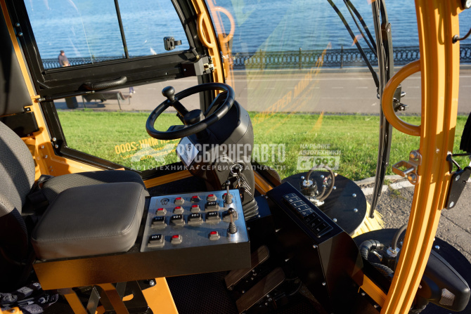 Купить Универсальная подметальная машина «SWEEPER» ММК-2000 (пылесос, объем бункера для смета 2 куб/м) в компании Русбизнесавто - изображение 12